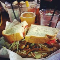 My Top 5 Places to Eat before a Cubs Game at Wrigley Field in Chicago