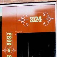 Jessica Berson of Bunny and Brandy's Brunchtime Blog reviews Frog N Snail in Chicago, where Chef Dale Levitski specializes in French/American comfort food.