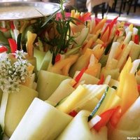 Elyse Wagner of My Kitchen Shrink recommends Hugo's Restaurant in Redmond, where Chef Hugo Tapia serves up New American cuisine that's perfect for vegetarians, vegans, or anyone with food intolerances.
