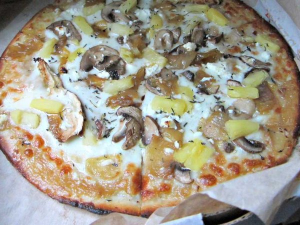 The Tuscan Zpizza is amazing with fresh pineapple!