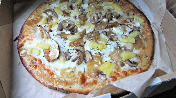 The Tuscan Zpizza is amazing with fresh pineapple!