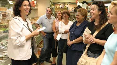 Cindy leads a culinary tour of Federal Hill